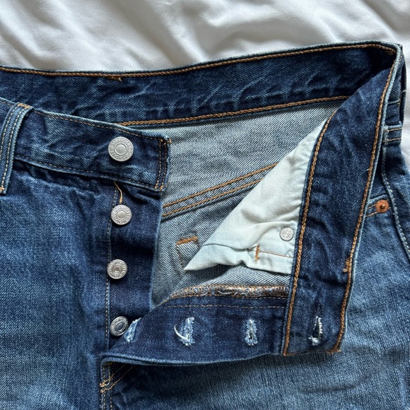 Levi's 501 dark wash jean short - Picture 4 of 5